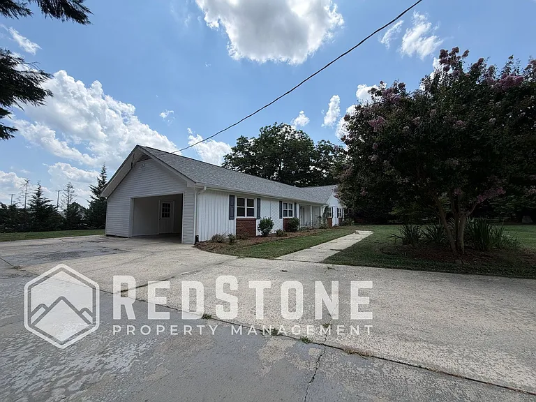 3138 Whitesell Dr #C — Photo 35