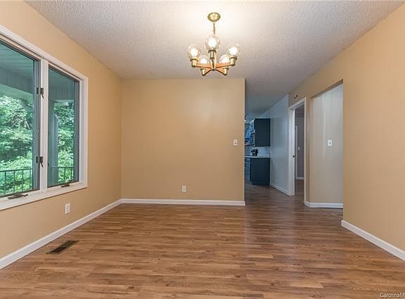 5th image of 15 Laurel Hill Dr