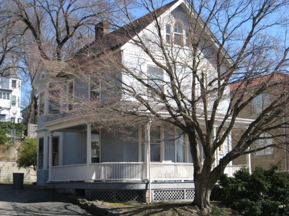 618 Warburton Ave