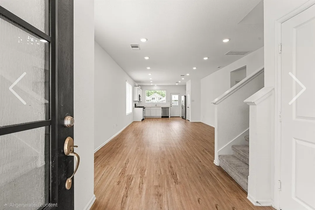 4 bed, 2.5 bath, 1853 sqft, $2,000 — Photo 3