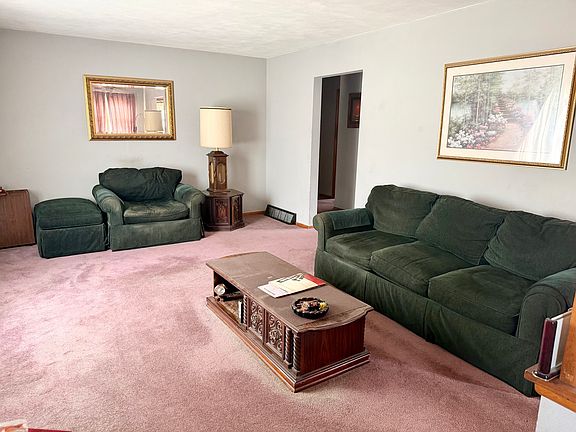 4th image of 467 Ryall St