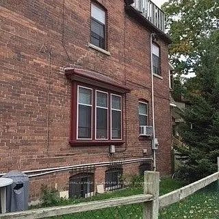 2352 Queen St E #1