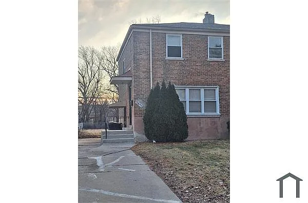9845 S Merrill Ave photo 1