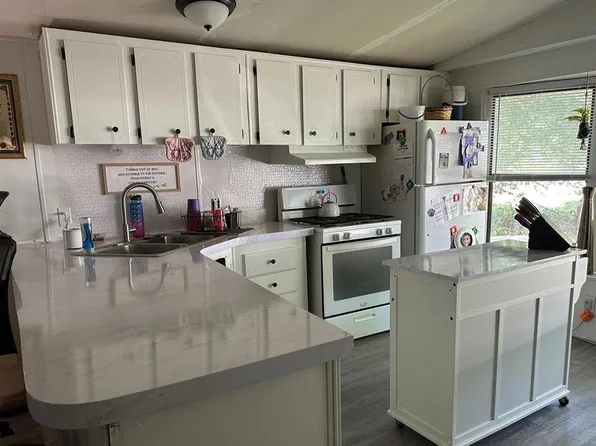 3320 S Circle Dr NE, Kalkaska, MI 49646
