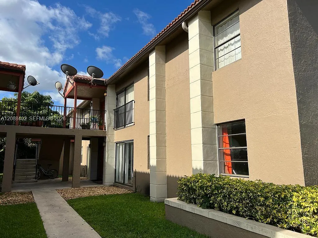 Coral Springs Villas Cond — Photo 3