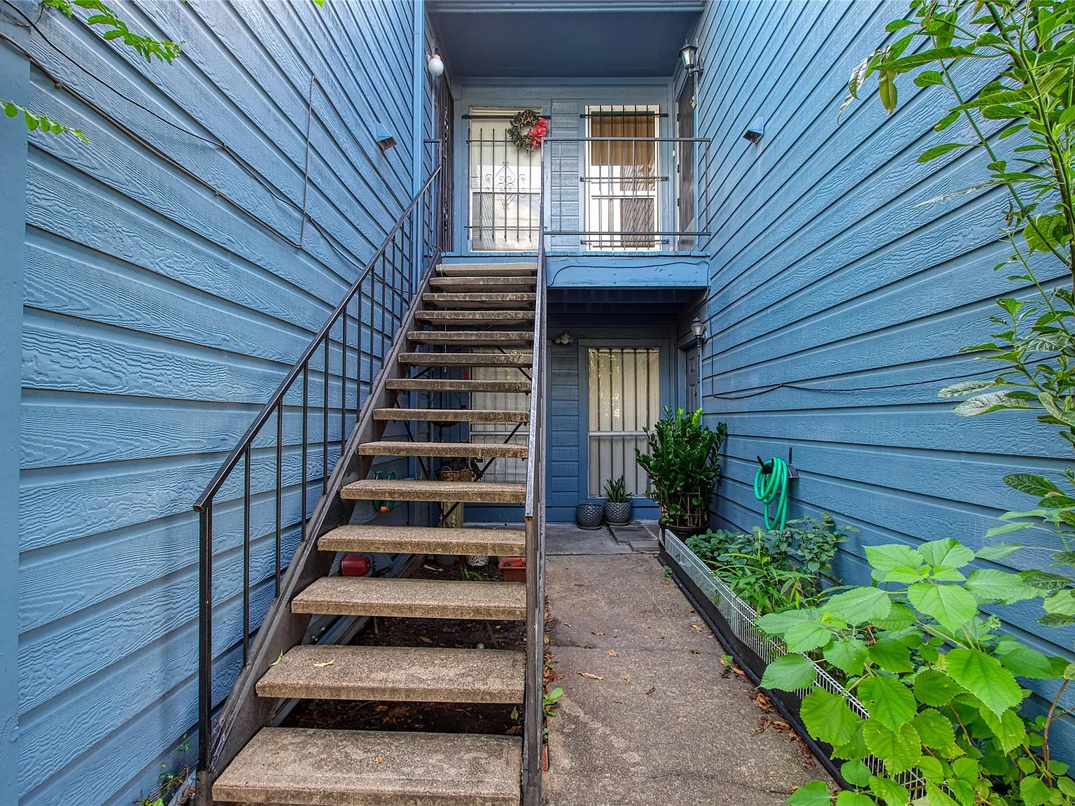 2 bed, 2.0 bath, 989 sqft, $1,500 — Photo 3