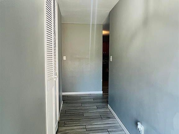 5th image of 2601 W Middleground Dr