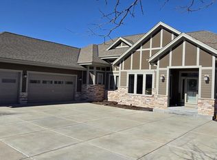 3926 Oakmont Trl, Waukesha, WI 53188