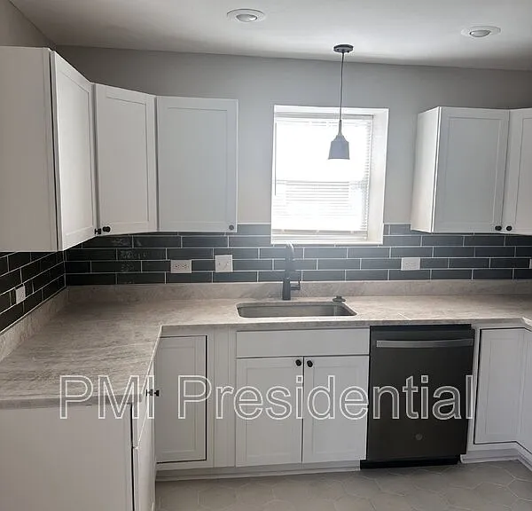 1507 Foster Rd — Photo 6