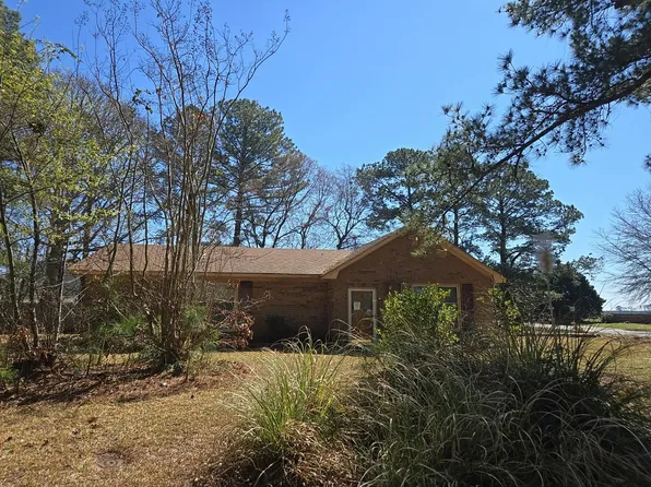 1119 Pine Dr, Winterville, NC 28590