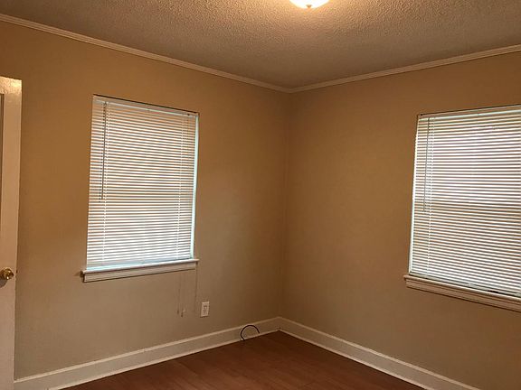 4th image of 413 N Lovell Ave