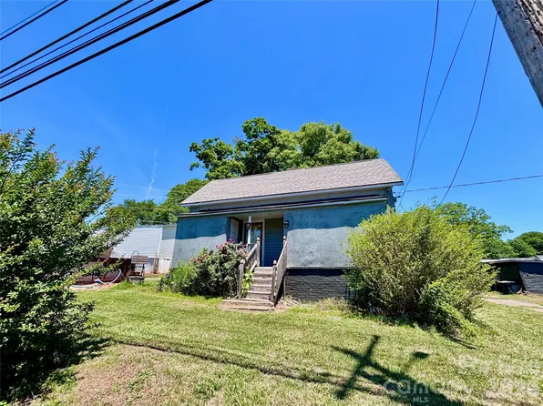126 West St, Ellenboro, NC 28040