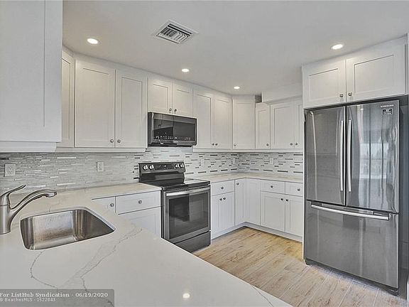 2nd image of 3550 Galt Ocean Dr APT 207