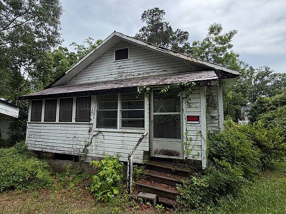 5th image of 418 West St