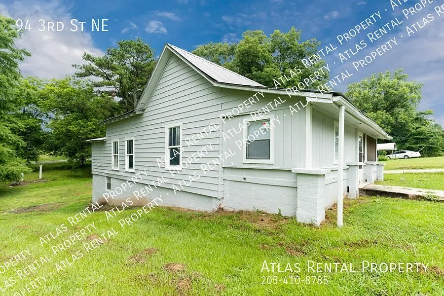 Pet-Friendly 3BR Home with Granite Counters — Photo 4