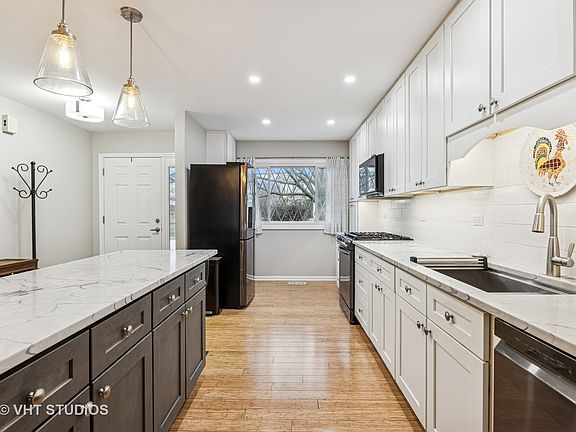 4th image of 1290 Briarwood Ln #49