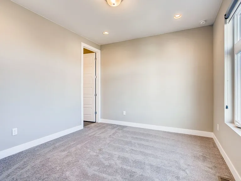 Forty45 Row — Photo 39