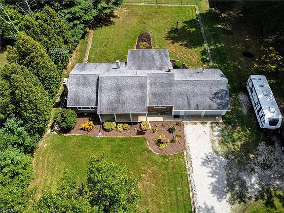4th image of 6000 Oak Hill Dr