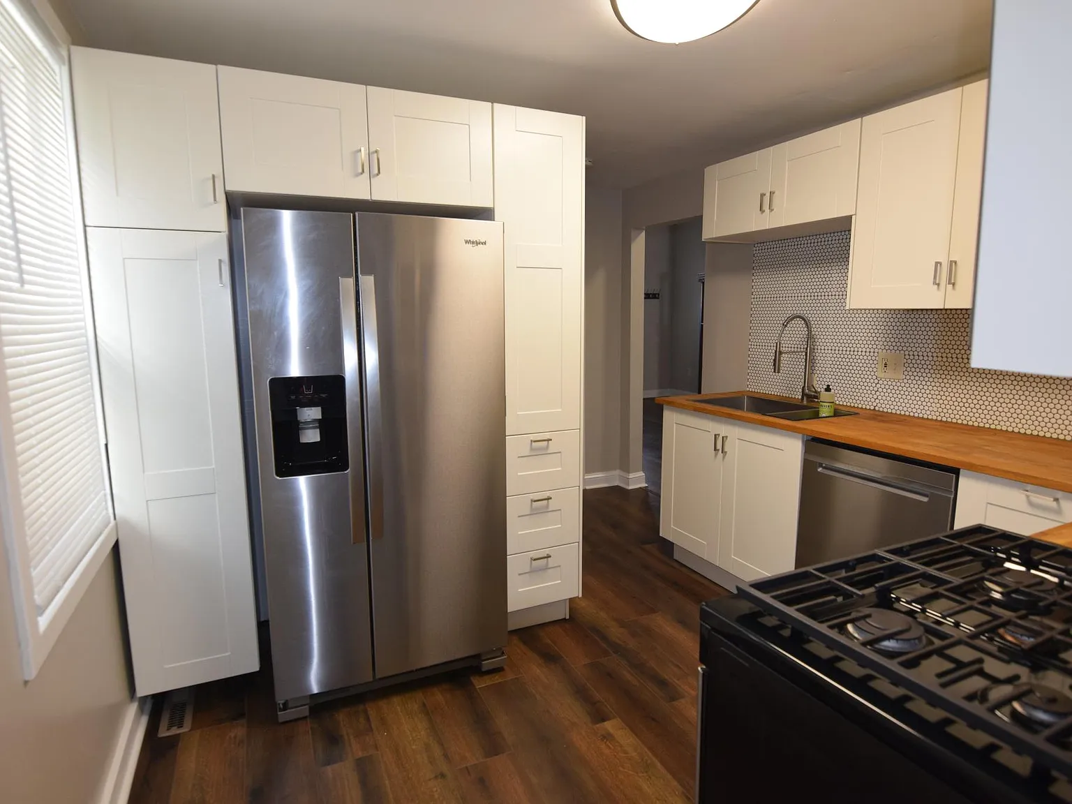 3 bed, 900 sqft, $1,315 — Photo 1