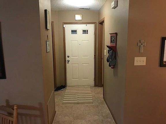 3rd image of 8654 Coralberry Ln
