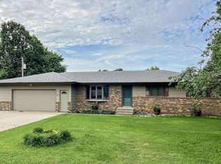 6705 W Westview Rd, Sioux Falls, SD 57107