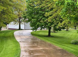 1140 Rock Cut Rd, Hazel Green, WI 53811