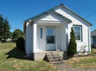 242 NE 2nd St, Willamina, OR 97396