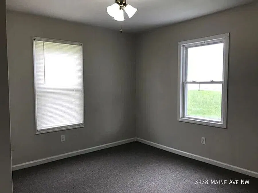 3 Bedroom 1 Bath Home Available Now! — Photo 4