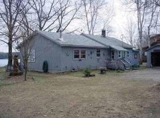 102 Fishermans Cv, Crown Point, NY 12928