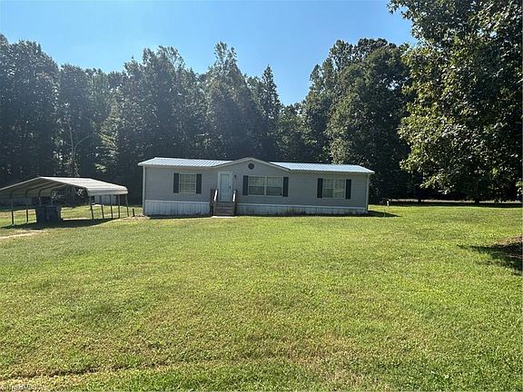 3rd image of 4930 Sylvanglade Rd