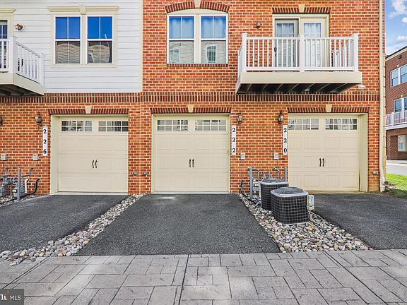 3rd image of 222 Urban Ave #222
