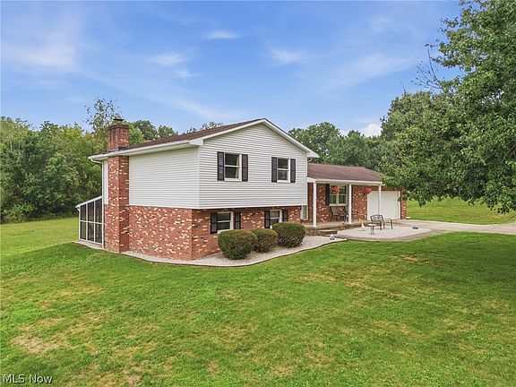 2nd image of 10811 Buehler Rd NE