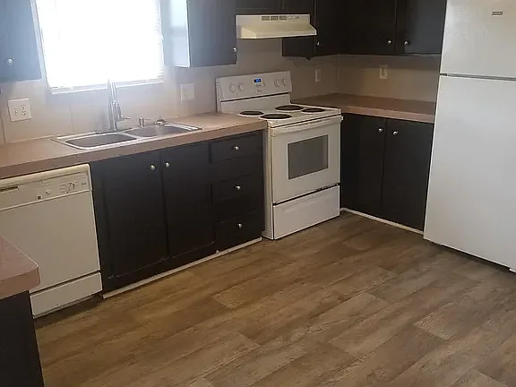 3 bed, 1120 sqft, $1,650 — Photo 2
