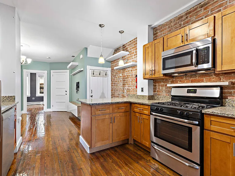 6008 Tyler Pl — Photo 3