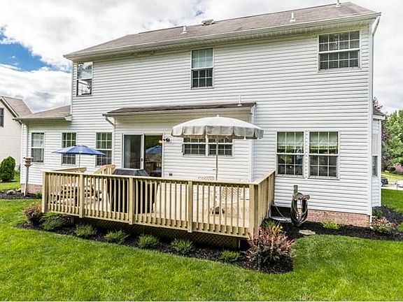 3rd image of 232 Fox Meadow Dr