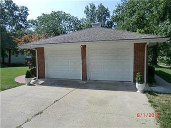3rd image of 6115 NW Westwood Ln