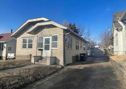 2586 Titus Ave Photo 1