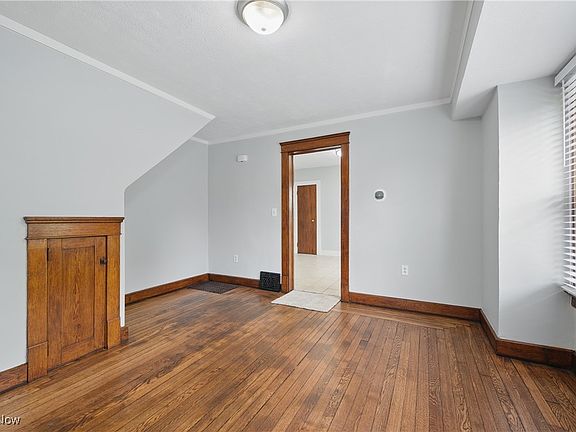 5th image of 35 Ellenwood Ave