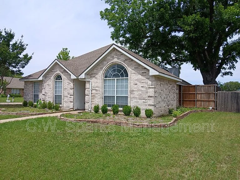 3610 Berrywood Cir — Photo 5