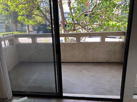 2nd image of 10836 Kling St APT 102