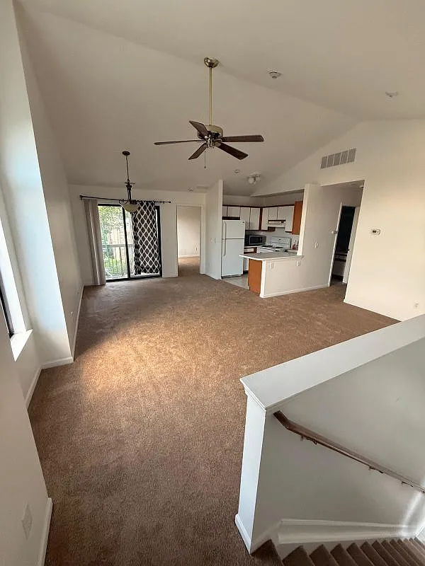 2 bed, 2.0 bath, 1094 sqft, $1,600 — Photo 4