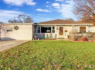 811 Sheridan Rd, Pekin, IL 61554