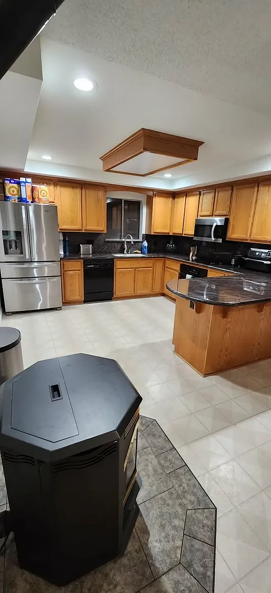 Building Photo - 4487 Crystal Dr