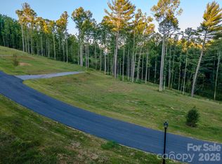 425 Irvine Dr, Fairview, NC 28730