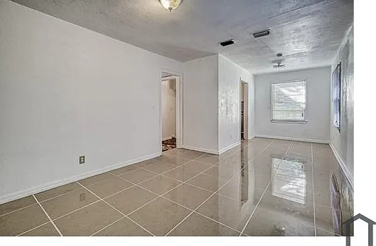 7328 Bloxham Ave — Photo 5