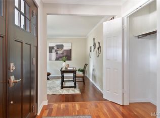 323 Branchport Dr, Chesterfield, MO 63017