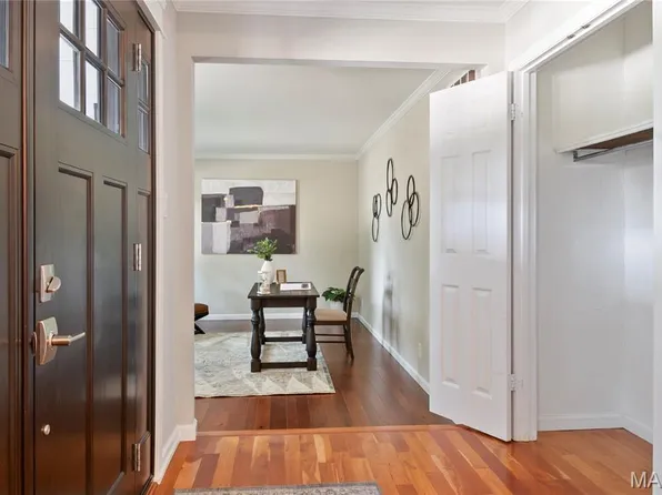 323 Branchport Dr, Chesterfield, MO 63017