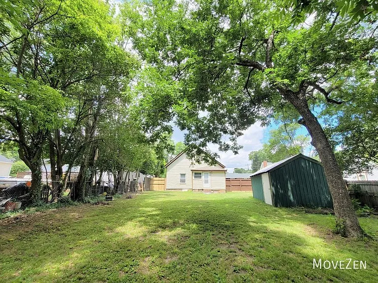 226 Cummings St — Photo 8