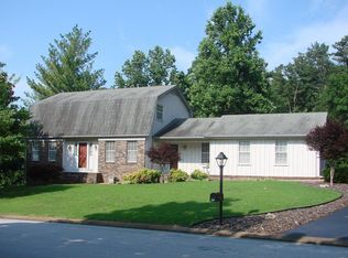 1804 River Chase Rd, Hixson, TN 37343