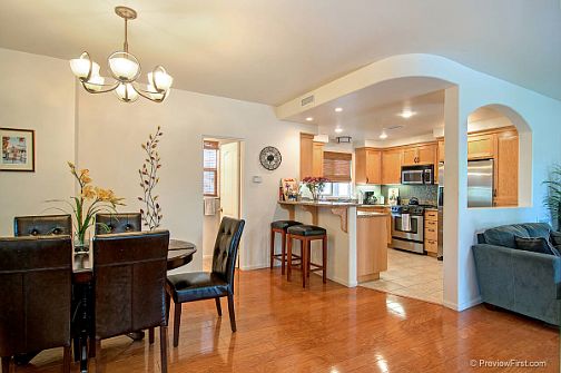 3rd image of 1003 Sapphire St